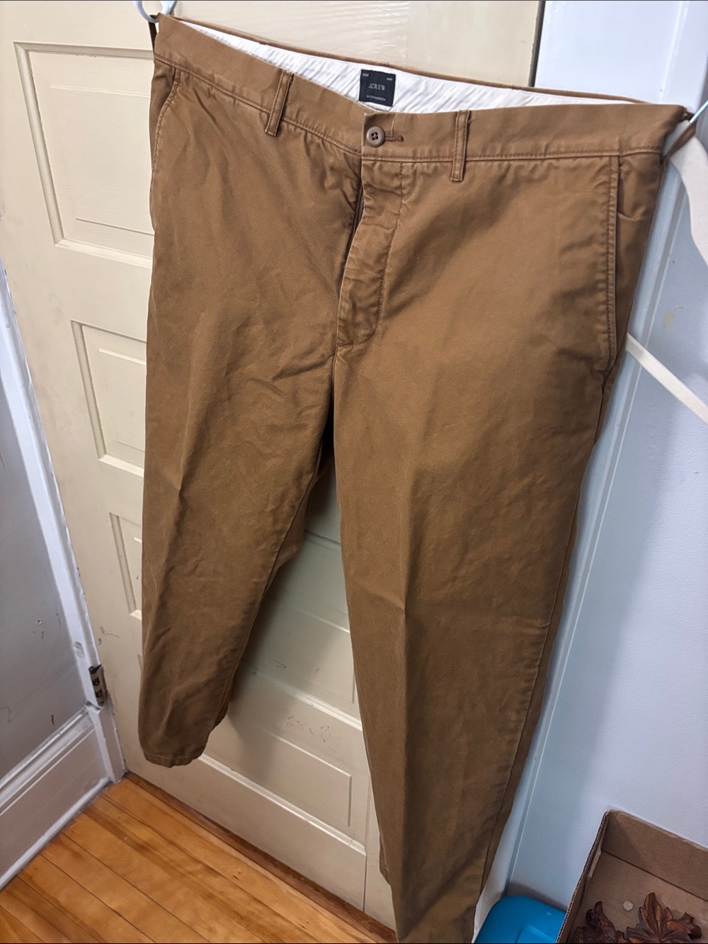 J.Crew Men's khaki Cotton Chinos - W38 L32 classic relaxed